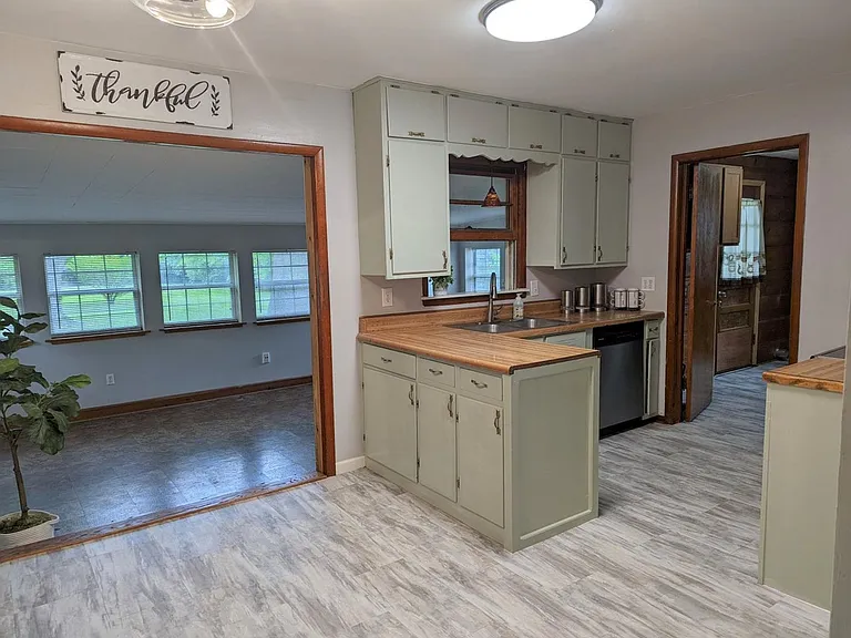 1701 S Madaline Ter — Photo 4
