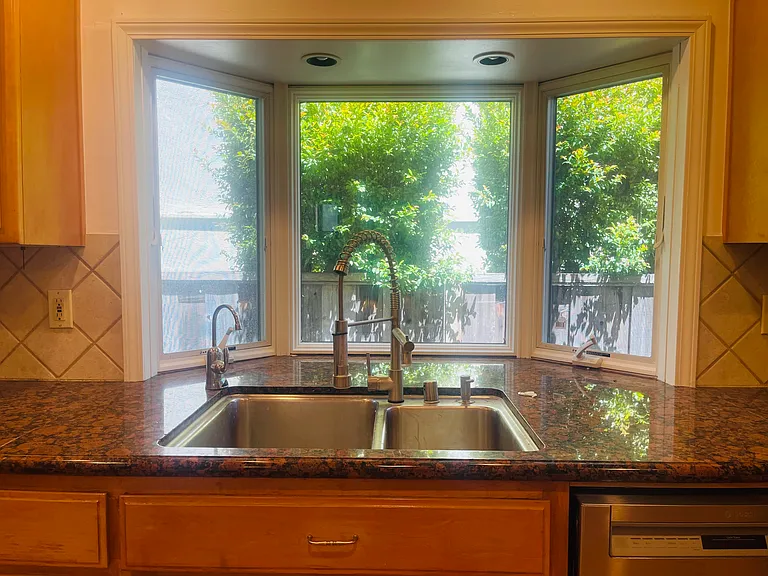 1150 Stafford Dr — Photo 11