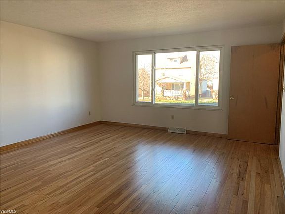 4th image of 6311 Theota Ave #1