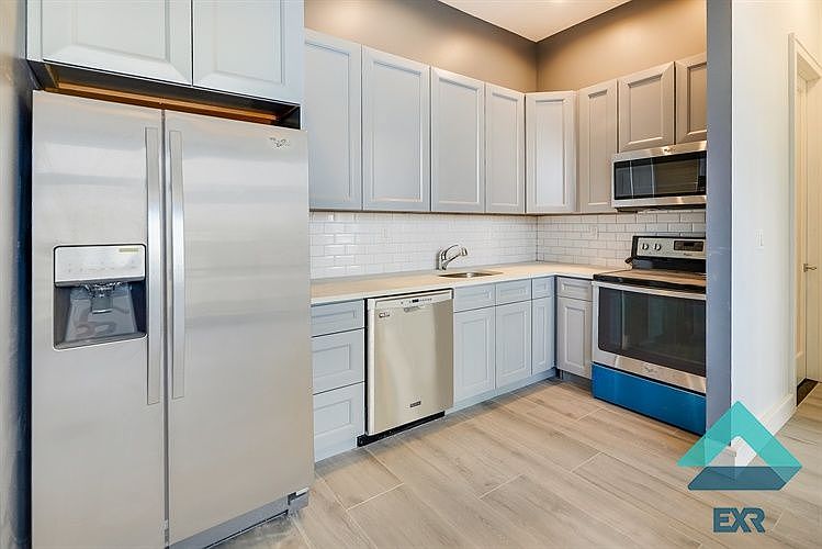 2nd image of 1823 Palmetto St #3RI