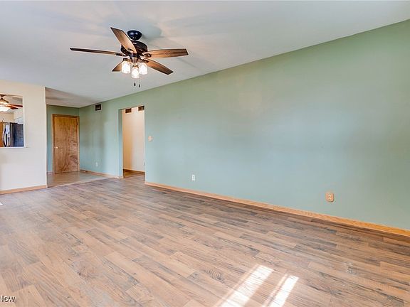 5th image of 390 Wynncrest Dr