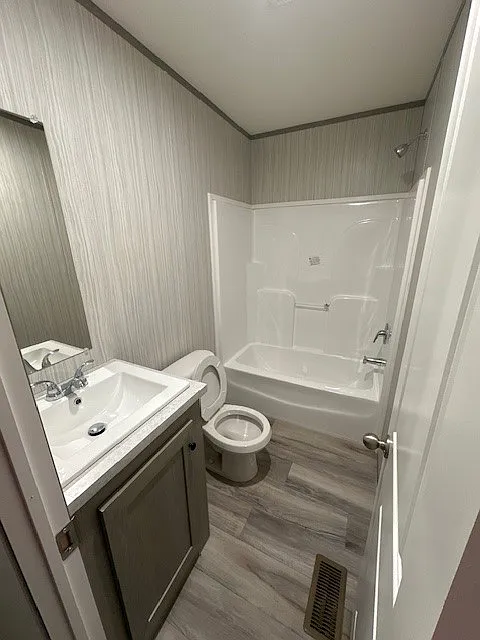 3 bed, $1,499 — Photo 4