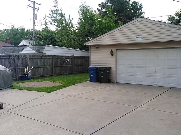 3rd image of 5503 Wilber Ave