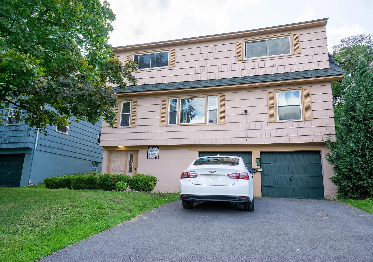 1270 Westcott Street Apt 2- Available 08/01/27 - Spacious 2 Bedroom Apartment with Garage Across ... — Photo 1