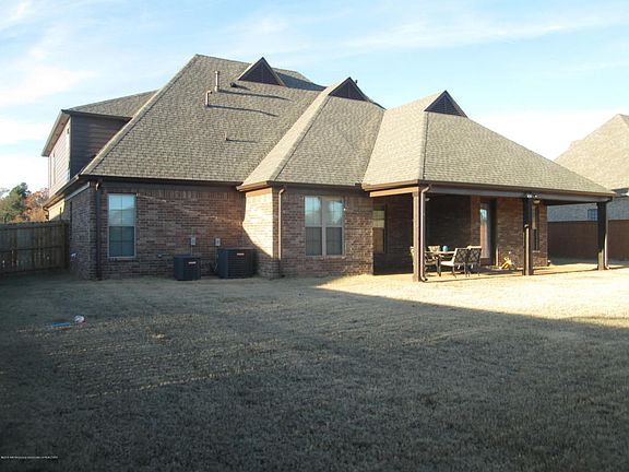 4th image of 1814 Linden Dr