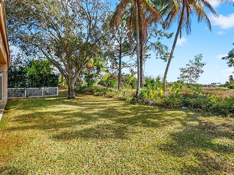 2431 Westmont Dr — Photo 41