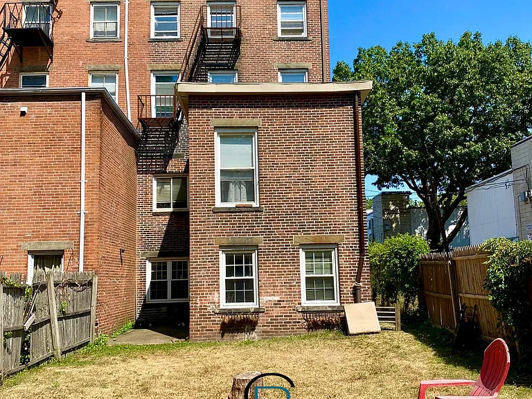 42 Warren St #O1 — Photo 13
