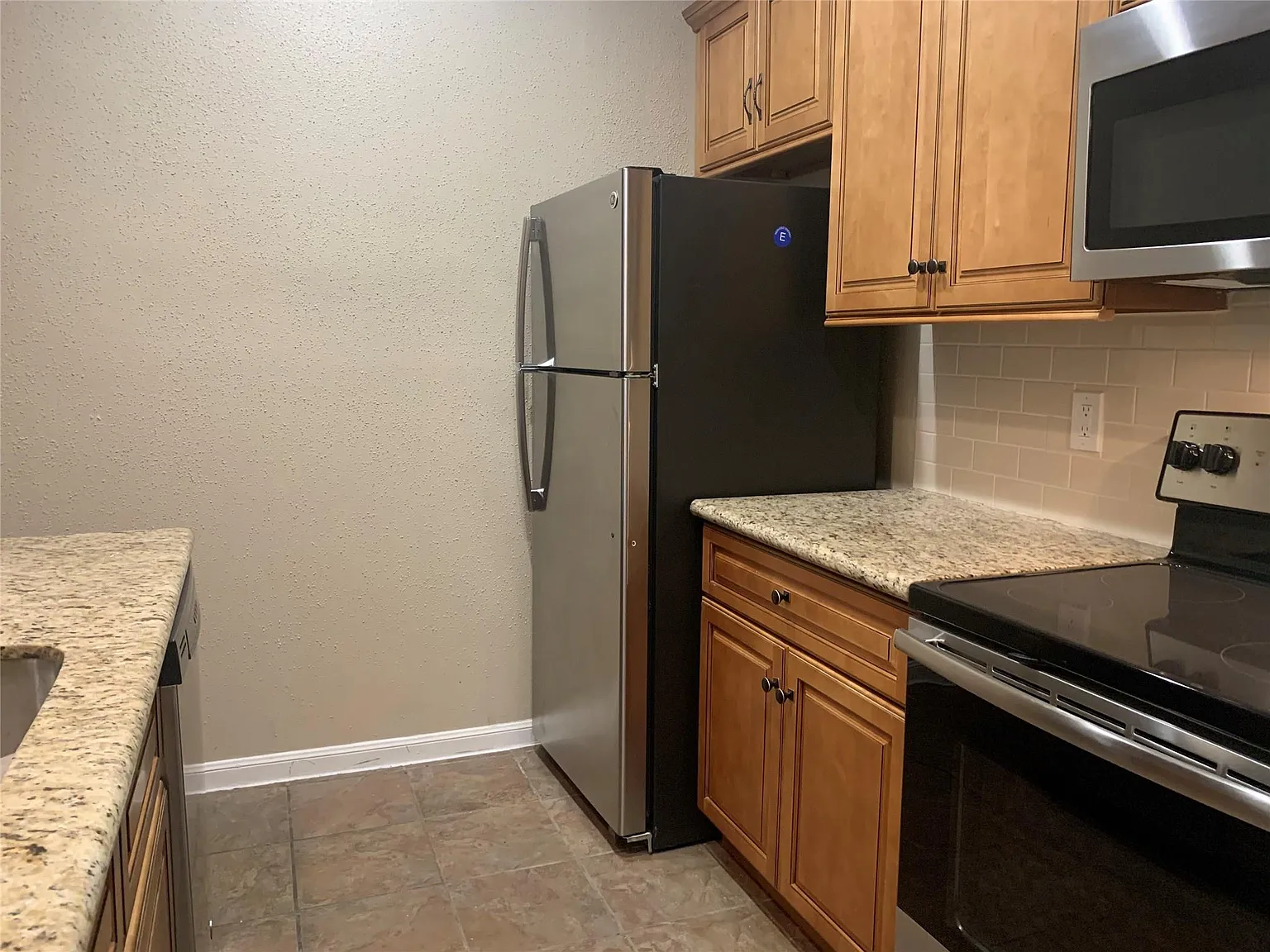 1 bed, 1.0 bath, 860 sqft, $1,250 — Photo 4