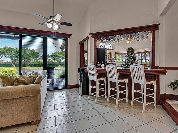 4th image of 8142 Mimosa Place