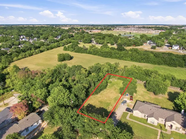 206 Young St, Waxahachie, TX 75165