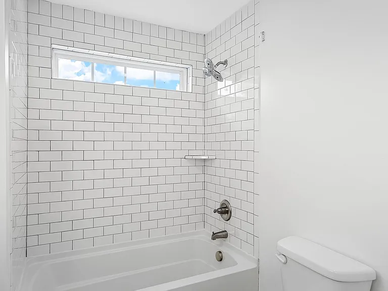 530 Raymond St — Photo 20