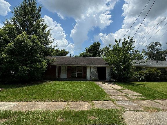 2nd image of 2100 Evelyn St