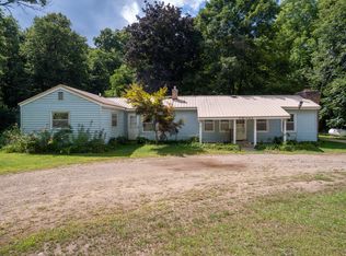 7533 Bendere Rd, Hickory Corners, MI 49060