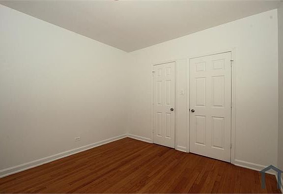 4th image of 8240 S Ellis Ave #8238