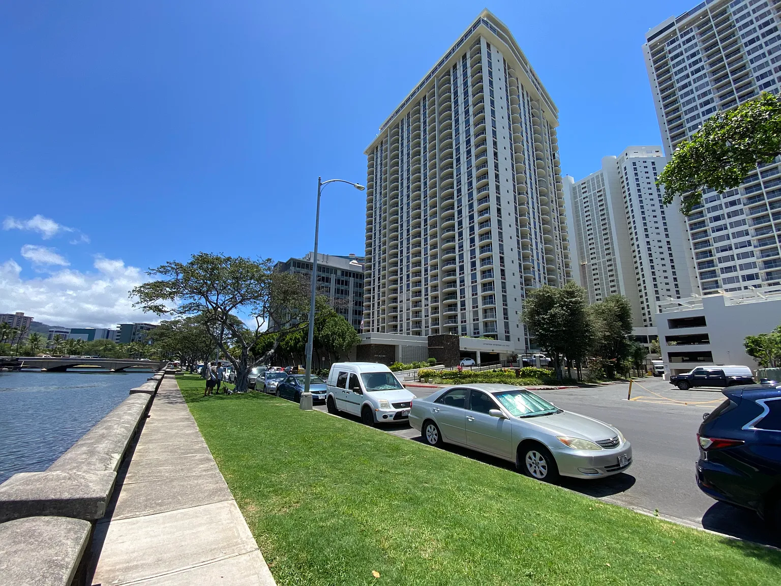 2 bed, 928 sqft, $4,000 — Photo 1