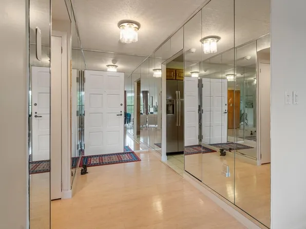 210 Nahanton St APT 421, Newton, MA 02459