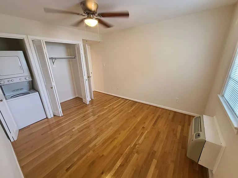 321 Wilkes St — Photo 12