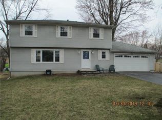 25 Hartwood Dr, Rochester, NY 14623