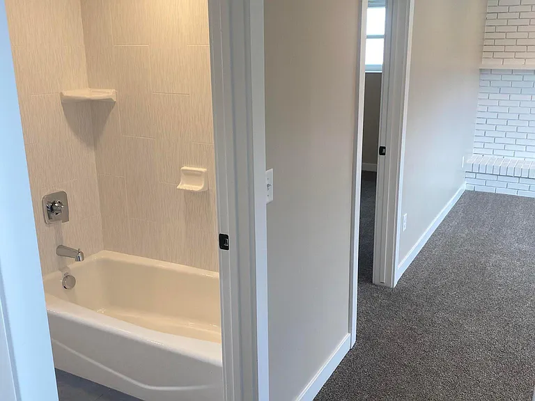 6196 S 725 E — Photo 11