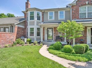 1926 Dewitt Ridge Dr, Chesterfield, MO 63017