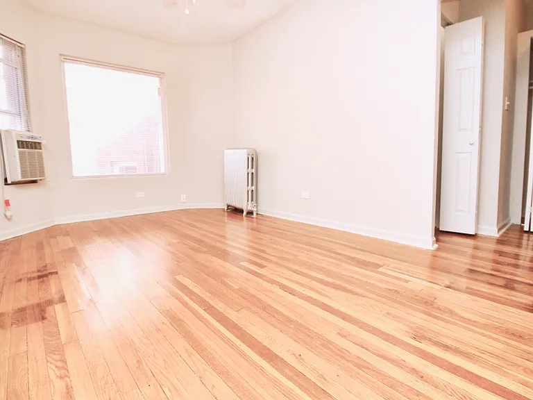 1350 W Argyle St #2N — Photo 5