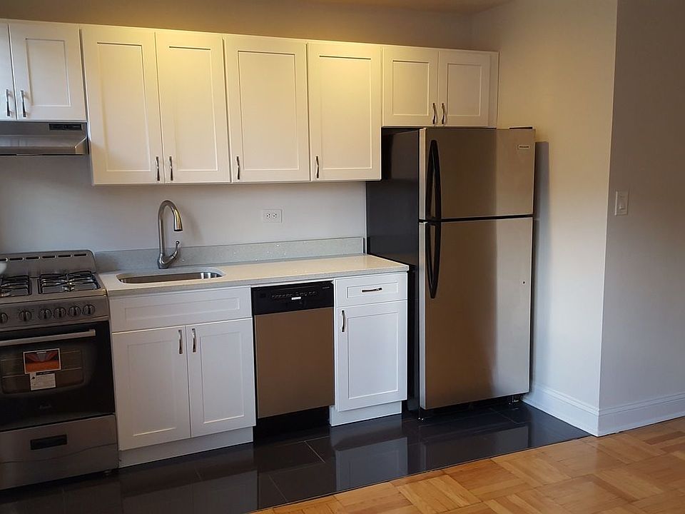 1st image of 14210 Hoover Ave APT 109