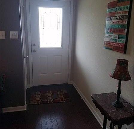 4th image of 909 Alamo Plaza Dr