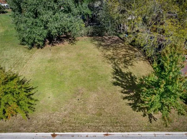 545 Madison Ct, Dundee, IL 60118