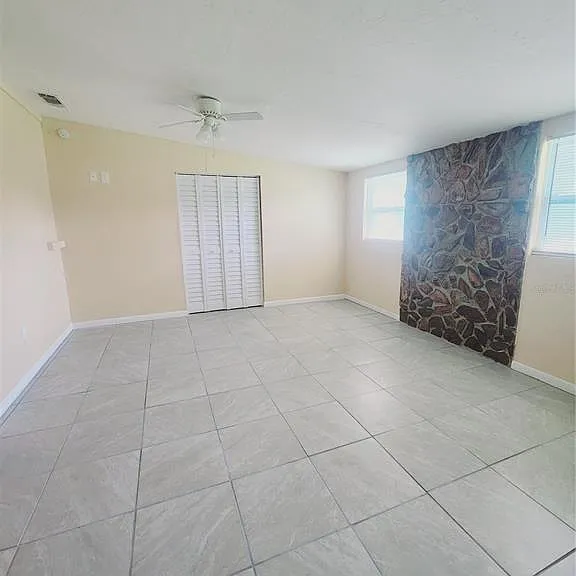 2023 Gold Ave — Photo 7