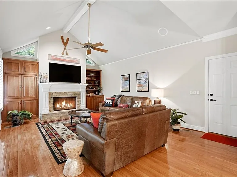 1279 Quail Cove Dr — Photo 9