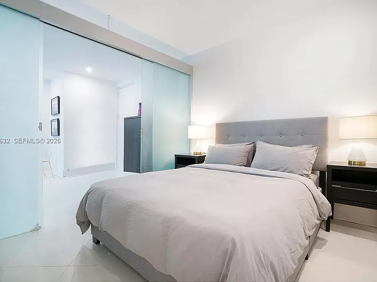 1700 Meridian Ave #208 — Photo 10