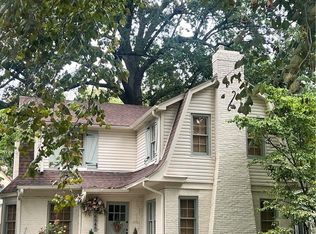 6848 Edgevale Rd, Kansas City, MO 64113