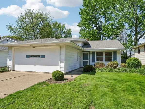 8305 Mentorwood Dr, Mentor, OH 44060