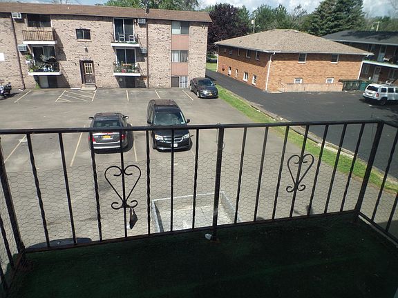 3rd image of 195 Mead St #18