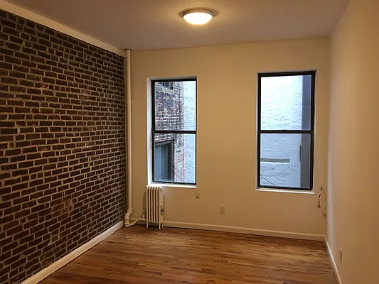 Rented by Skyline Realty LLC II | media 7