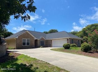 301 Pine Knoll Cir, Pine Knoll Shores, NC 28512
