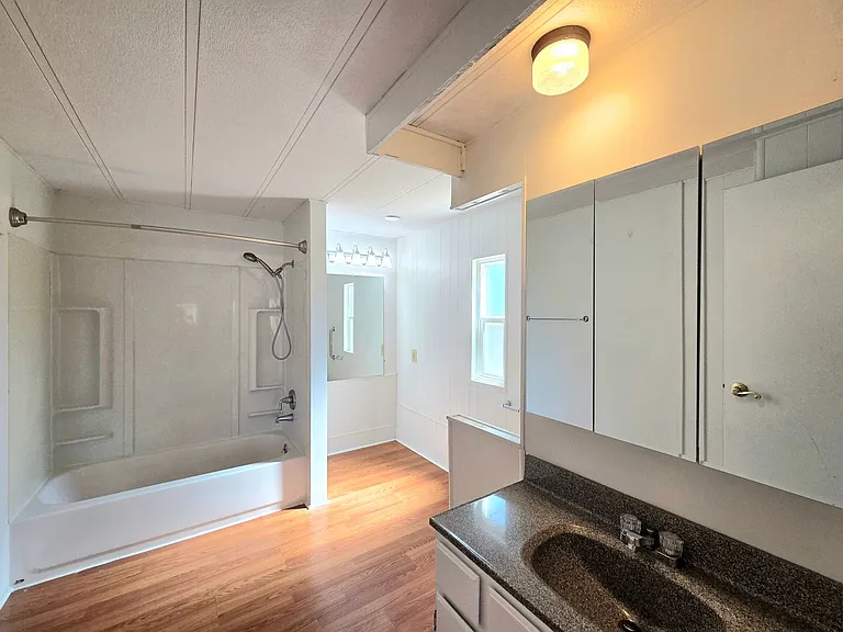 1529 NW Avon Ct — Photo 18