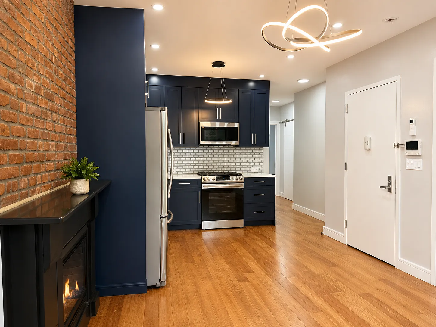 736 Fourth Avenue — Photo 4