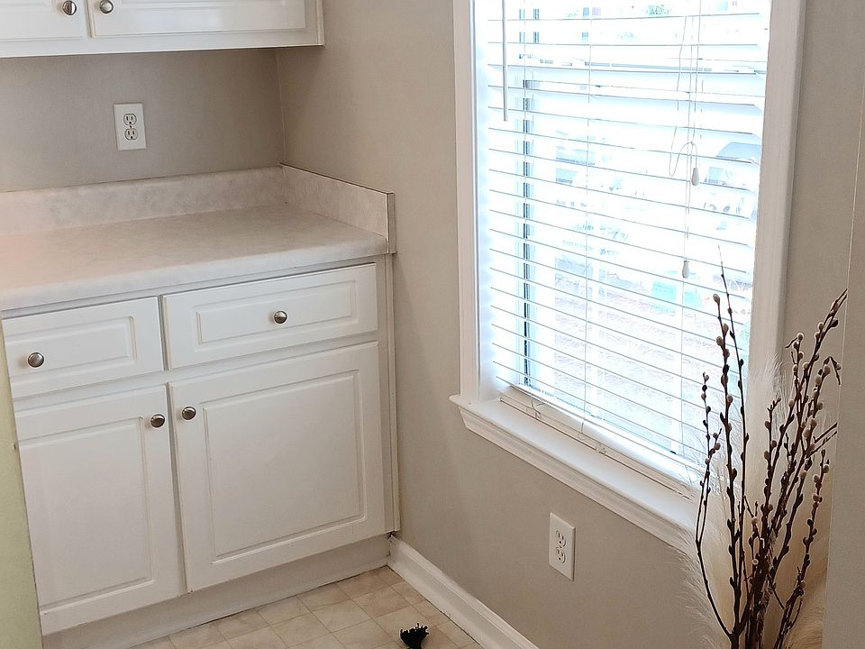 Cozy Breakfast Nook