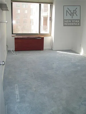 Sold by New York Residence | media 13