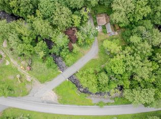 12 Burns Rd, Cuddebackville, NY 12729