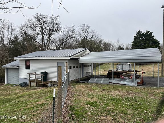 4th image of 3365 Baker Springs Rd