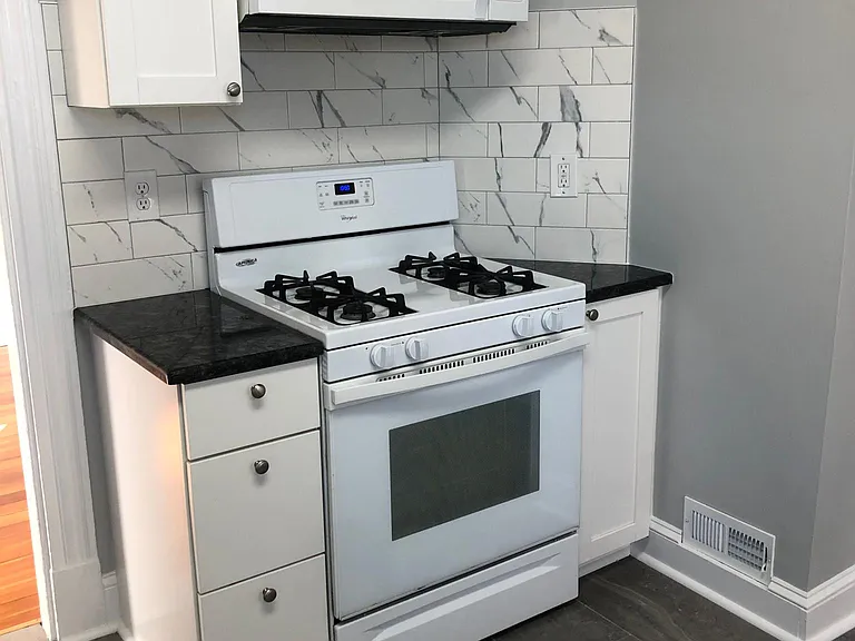 27 Webb St #2 — Photo 3