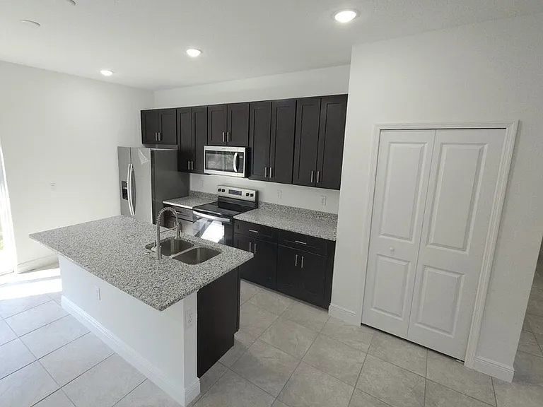 6374 N Falmouth Ter — Photo 2