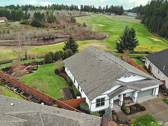 3rd image of 4233 Bainbridge Ct NE