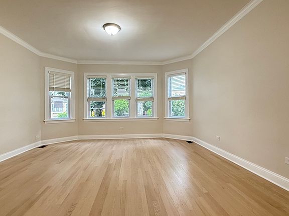 4th image of 5821 W Gunnison St