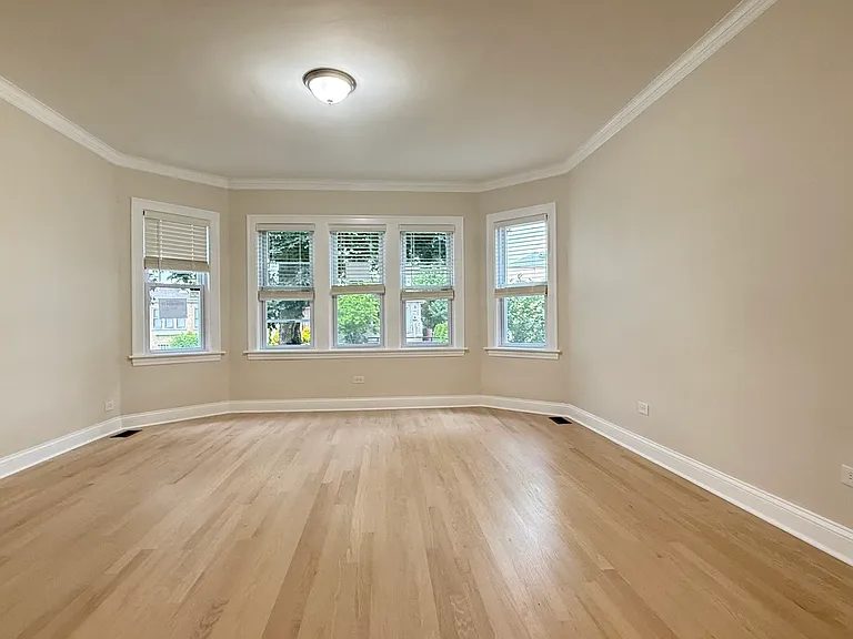 5821 W Gunnison St — Photo 4