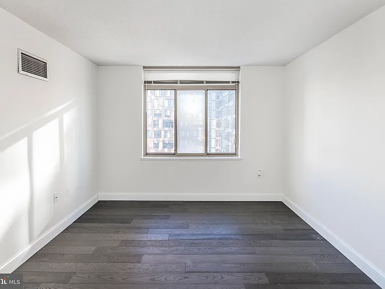 4801 Fairmont Ave #713 — Photo 16