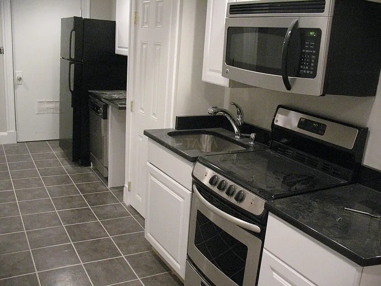 2 Park Ave #1 — Photo 8