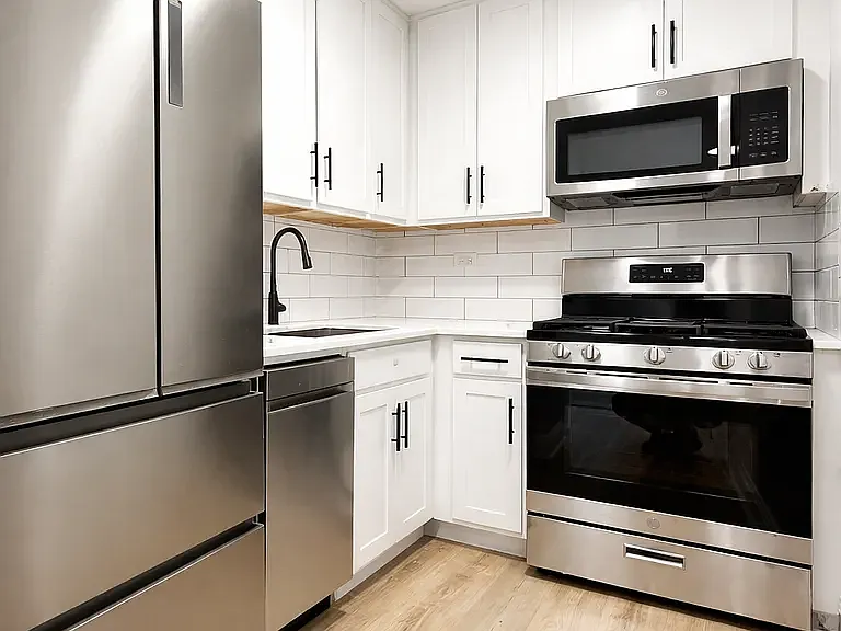 3333C Broadway #D22D — Photo 4
